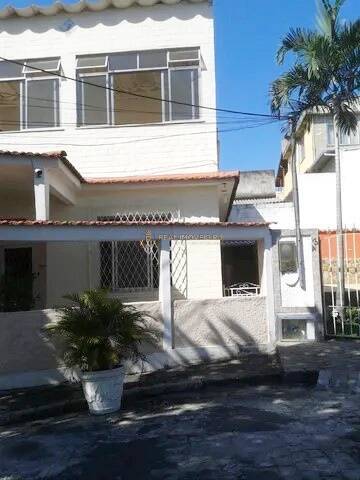 Casa à venda com 4 quartos, 236m² - Foto 2