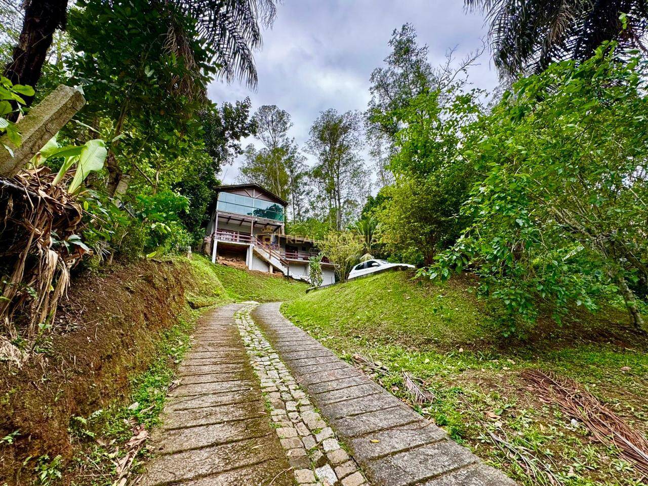 Casa à venda e aluguel com 3 quartos, 1200m² - Foto 3