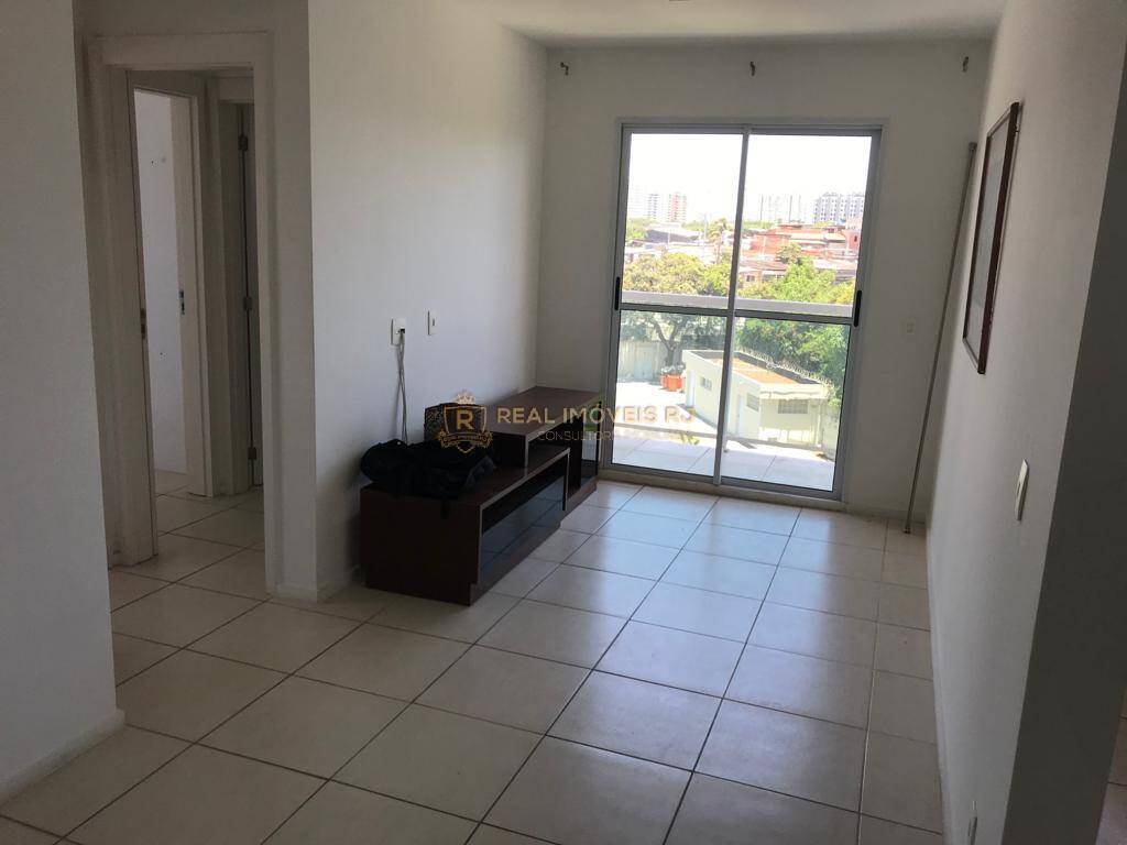 Apartamento à venda com 2 quartos, 66m² - Foto 2