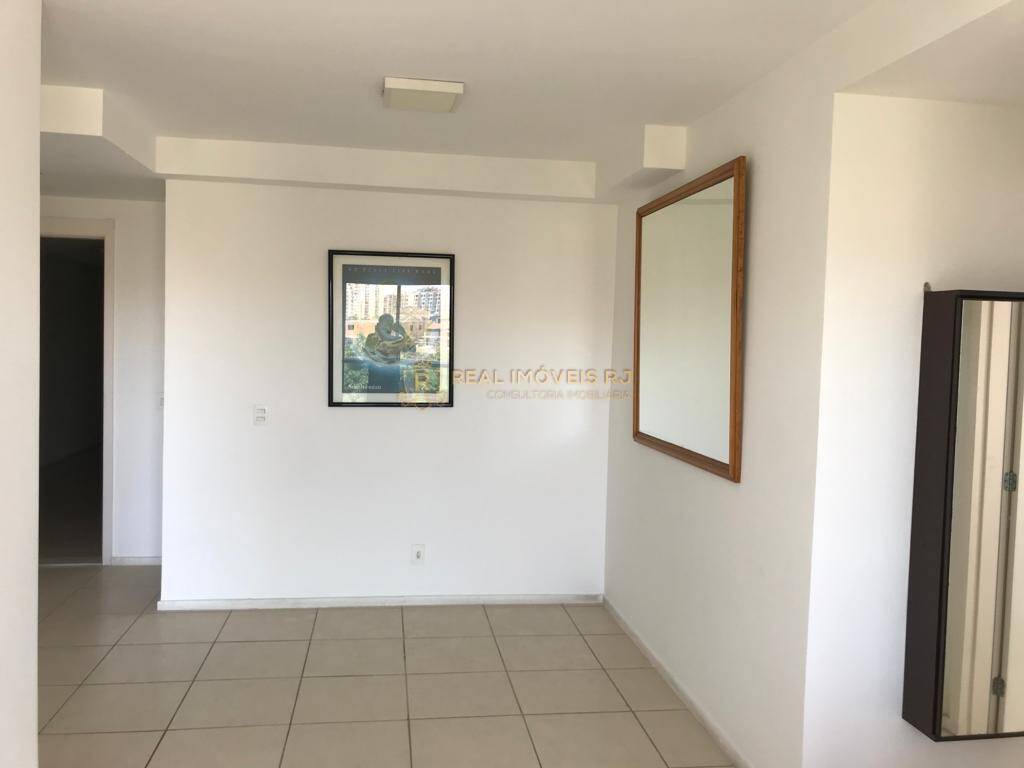 Apartamento à venda com 2 quartos, 66m² - Foto 4