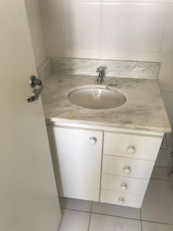 Apartamento à venda com 2 quartos, 66m² - Foto 13