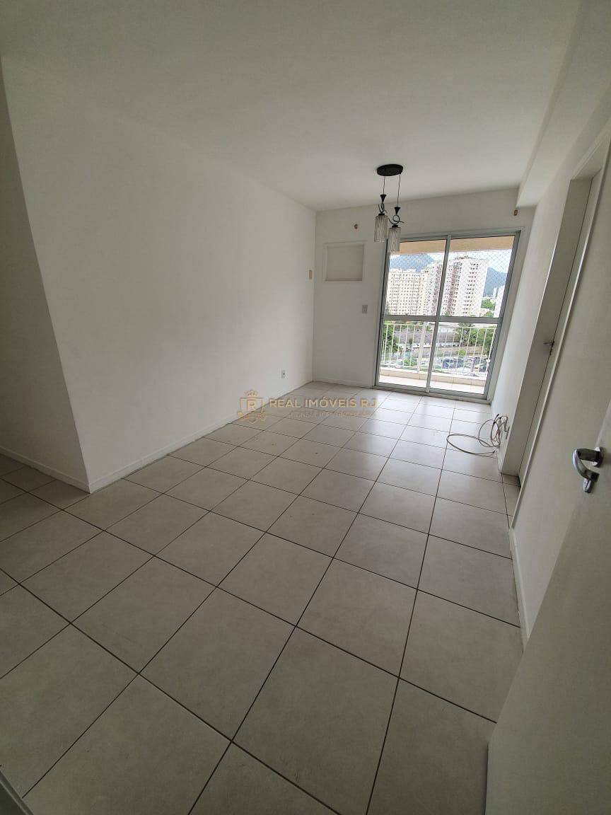 Apartamento à venda com 2 quartos, 60m² - Foto 7