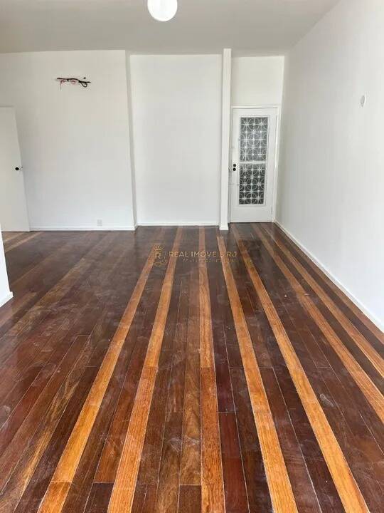 Apartamento à venda com 3 quartos, 130m² - Foto 3