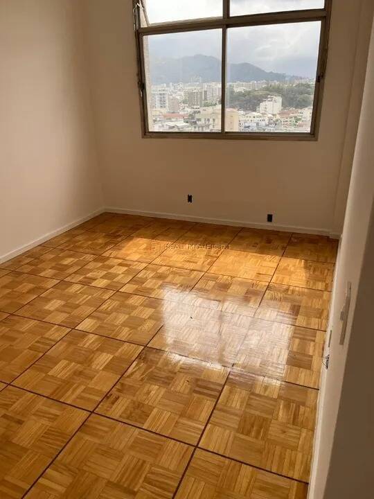 Apartamento à venda com 3 quartos, 130m² - Foto 8