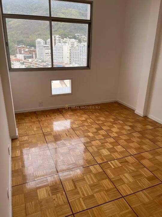 Apartamento à venda com 3 quartos, 130m² - Foto 7