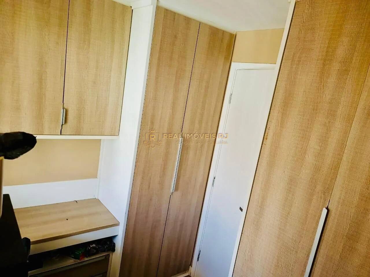 Apartamento à venda com 3 quartos, 198m² - Foto 8