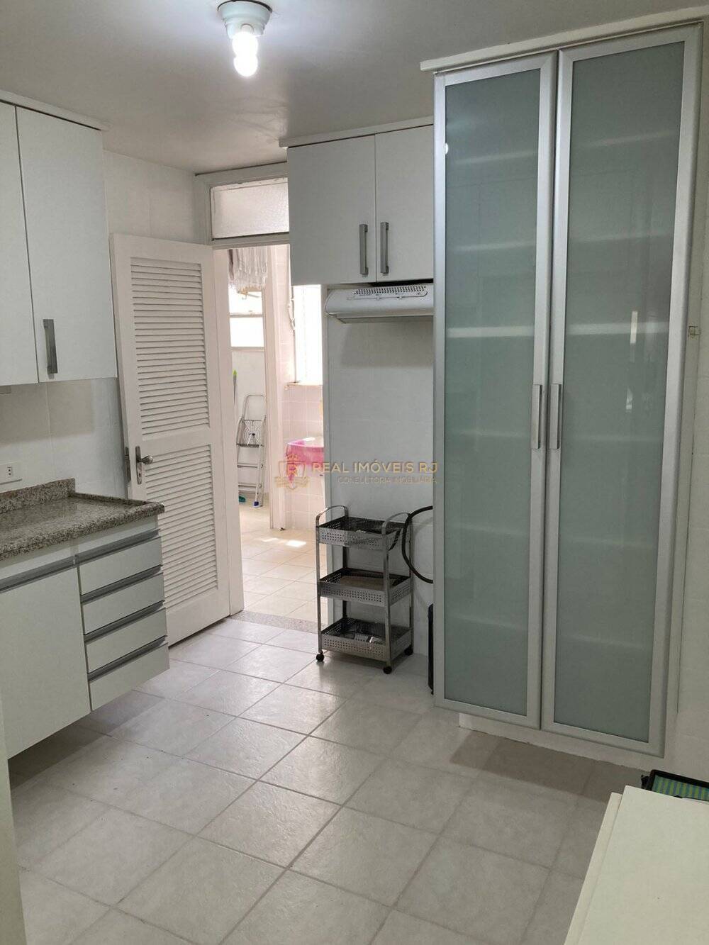 Apartamento à venda com 3 quartos, 120m² - Foto 3