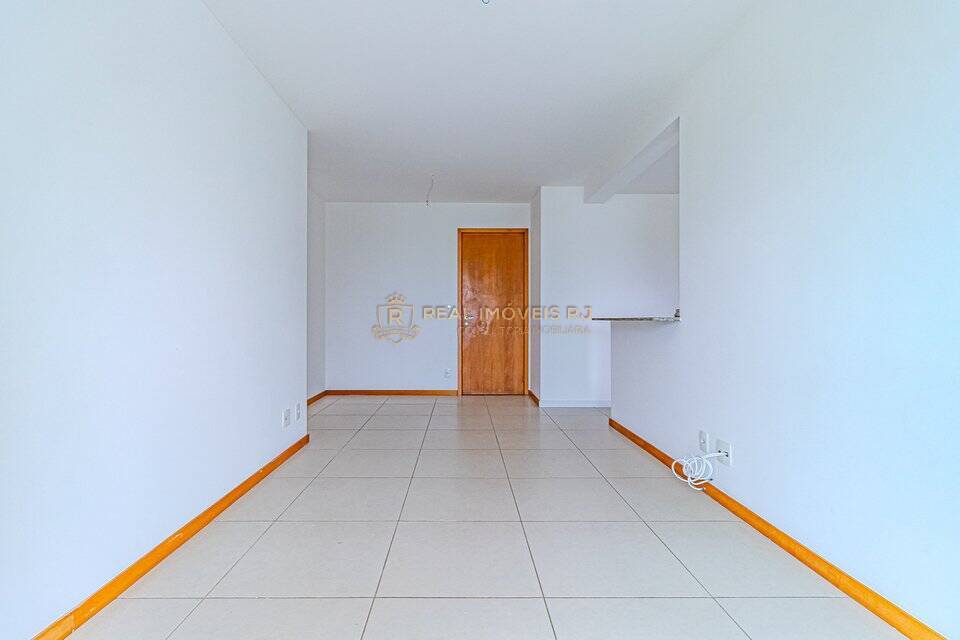 Apartamento à venda com 2 quartos, 67m² - Foto 2