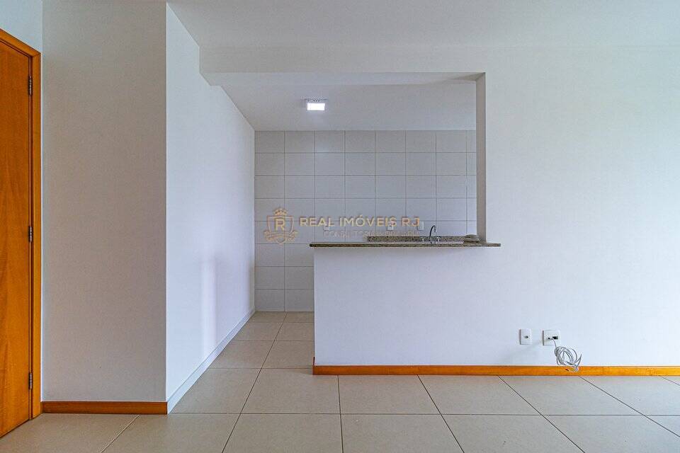 Apartamento à venda com 2 quartos, 67m² - Foto 4