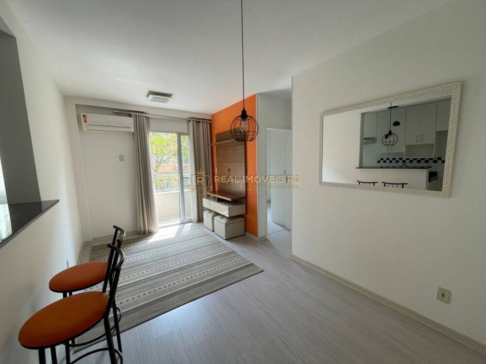 Apartamento à venda com 2 quartos, 65m² - Foto 2