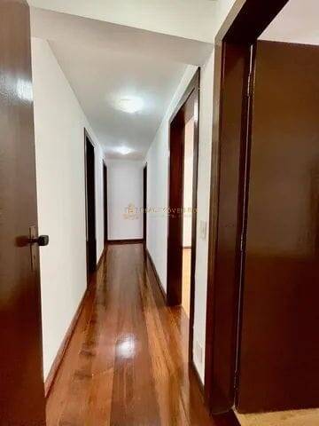 Apartamento à venda com 4 quartos, 240m² - Foto 5