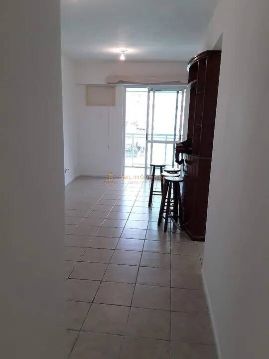 Apartamento à venda com 2 quartos, 68m² - Foto 2