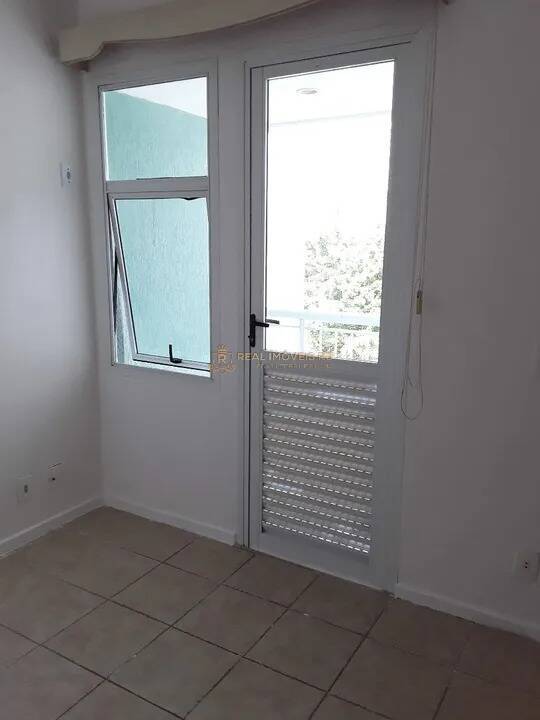 Apartamento à venda com 2 quartos, 68m² - Foto 5