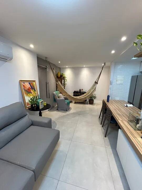 Apartamento à venda com 3 quartos, 97m² - Foto 1