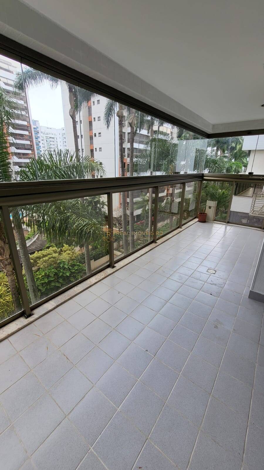 Apartamento para alugar com 2 quartos, 74m² - Foto 2