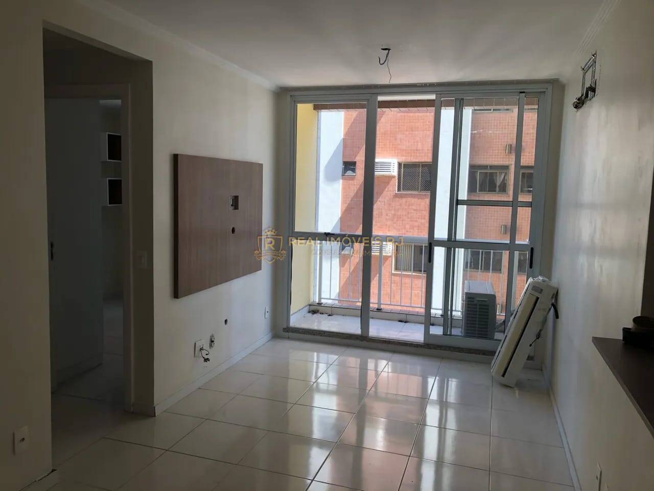 Apartamento à venda com 2 quartos, 65m² - Foto 3