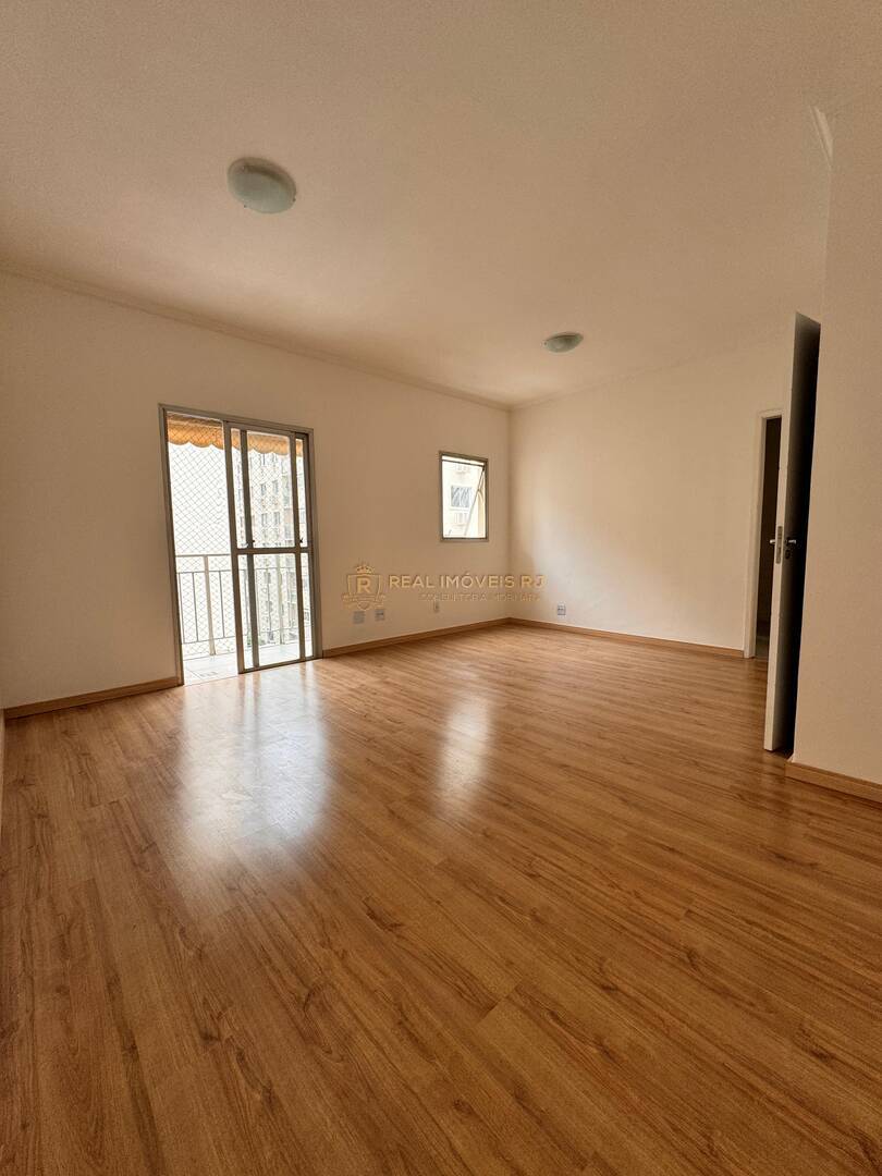 Apartamento à venda com 3 quartos, 75m² - Foto 4