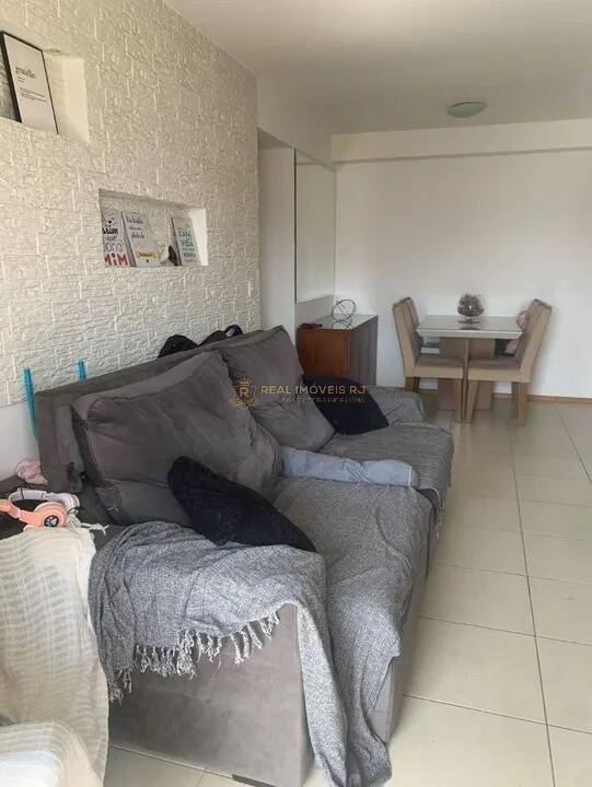 Apartamento à venda com 3 quartos, 75m² - Foto 2