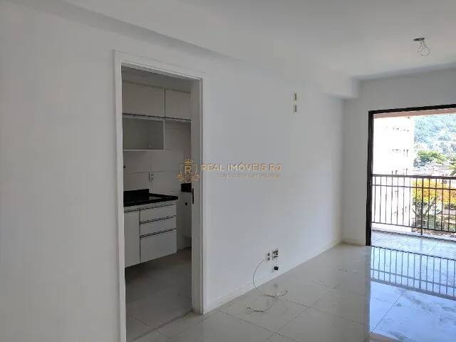 Apartamento para alugar com 3 quartos, 85m² - Foto 3