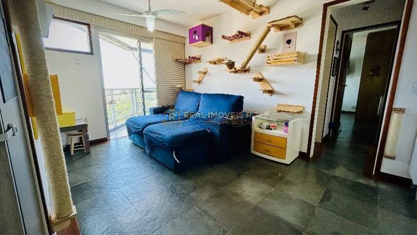 Apartamento à venda com 2 quartos, 75m² - Foto 2