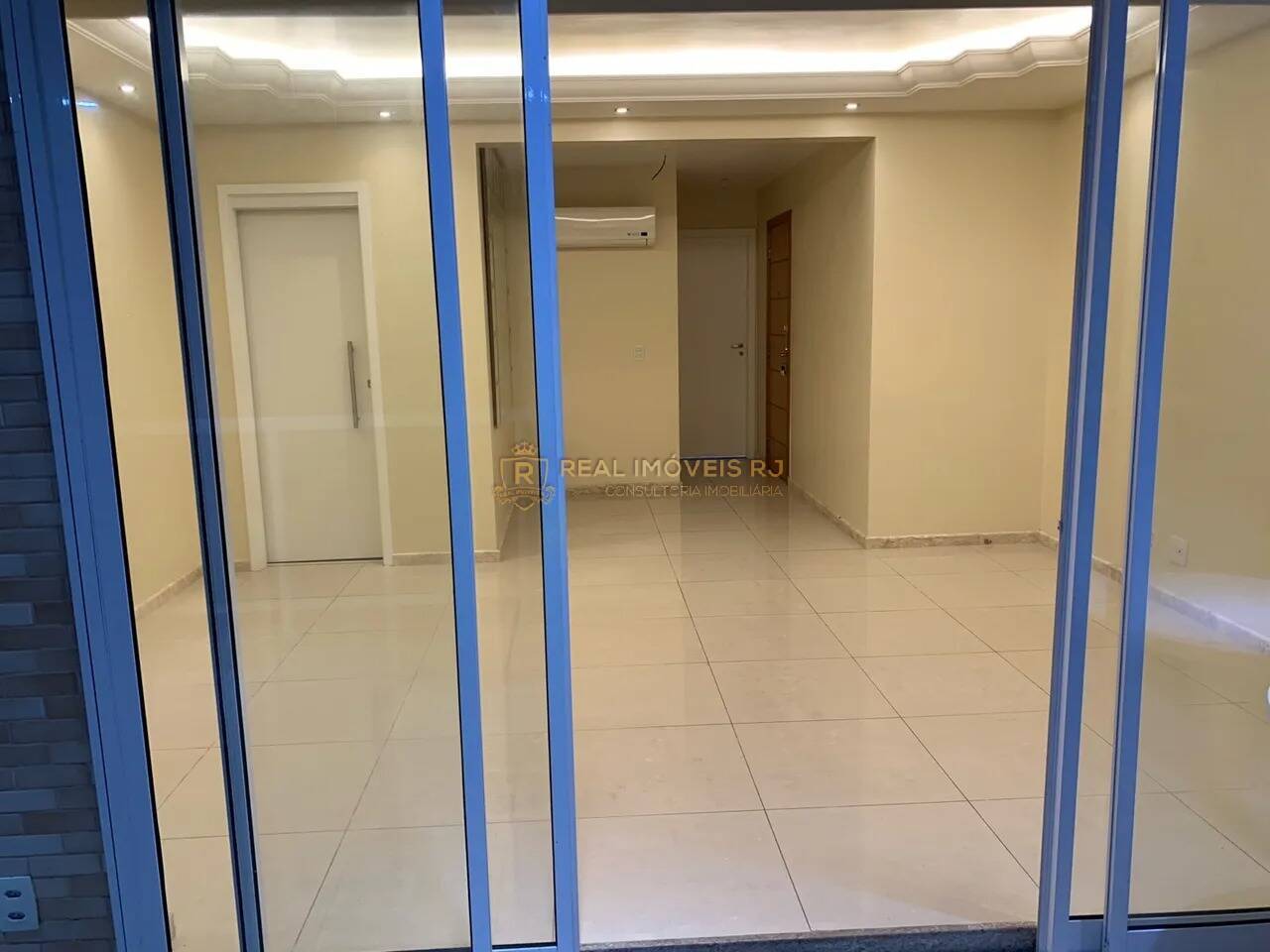 Apartamento para alugar com 3 quartos, 107m² - Foto 3