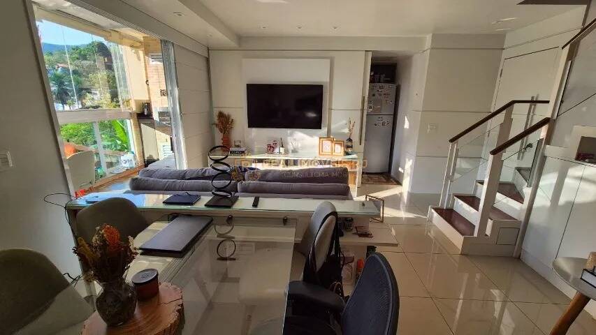 Apartamento à venda com 2 quartos, 77m² - Foto 3