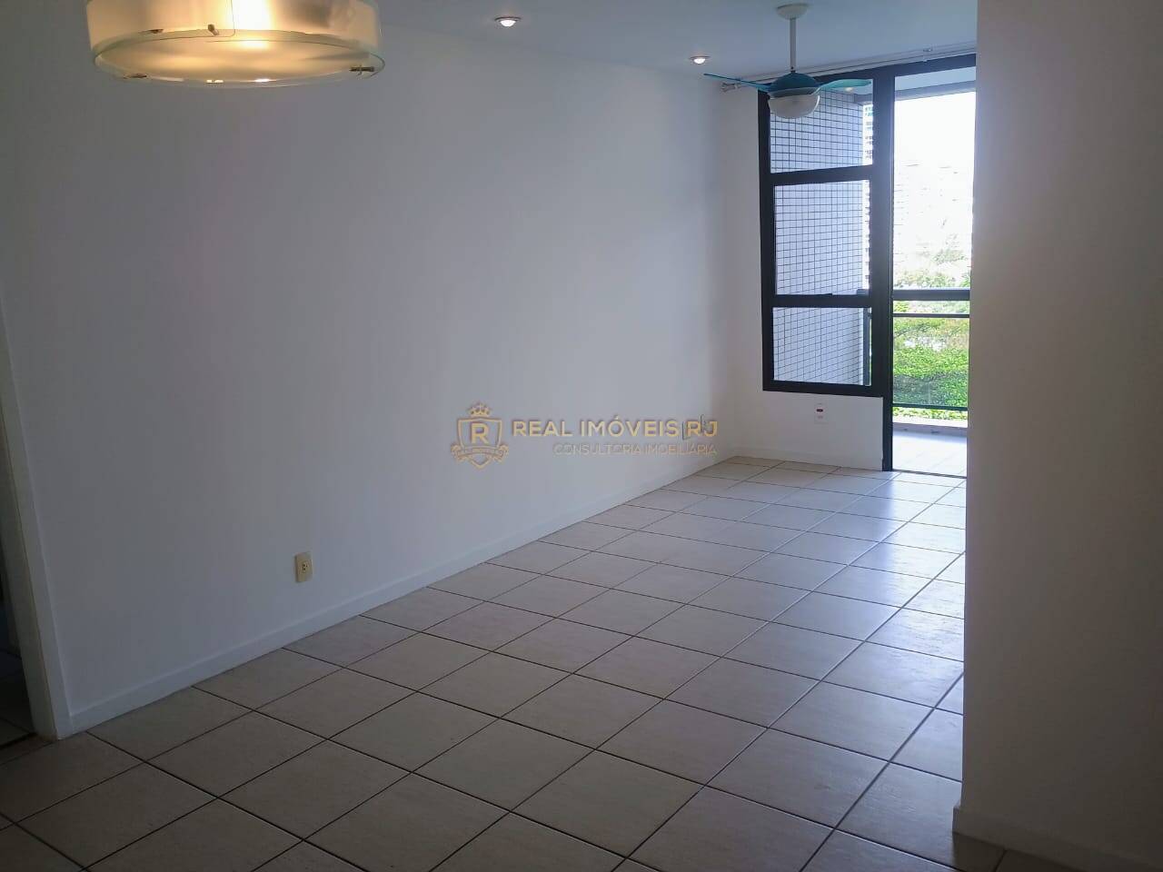 Apartamento para alugar com 2 quartos, 100m² - Foto 2