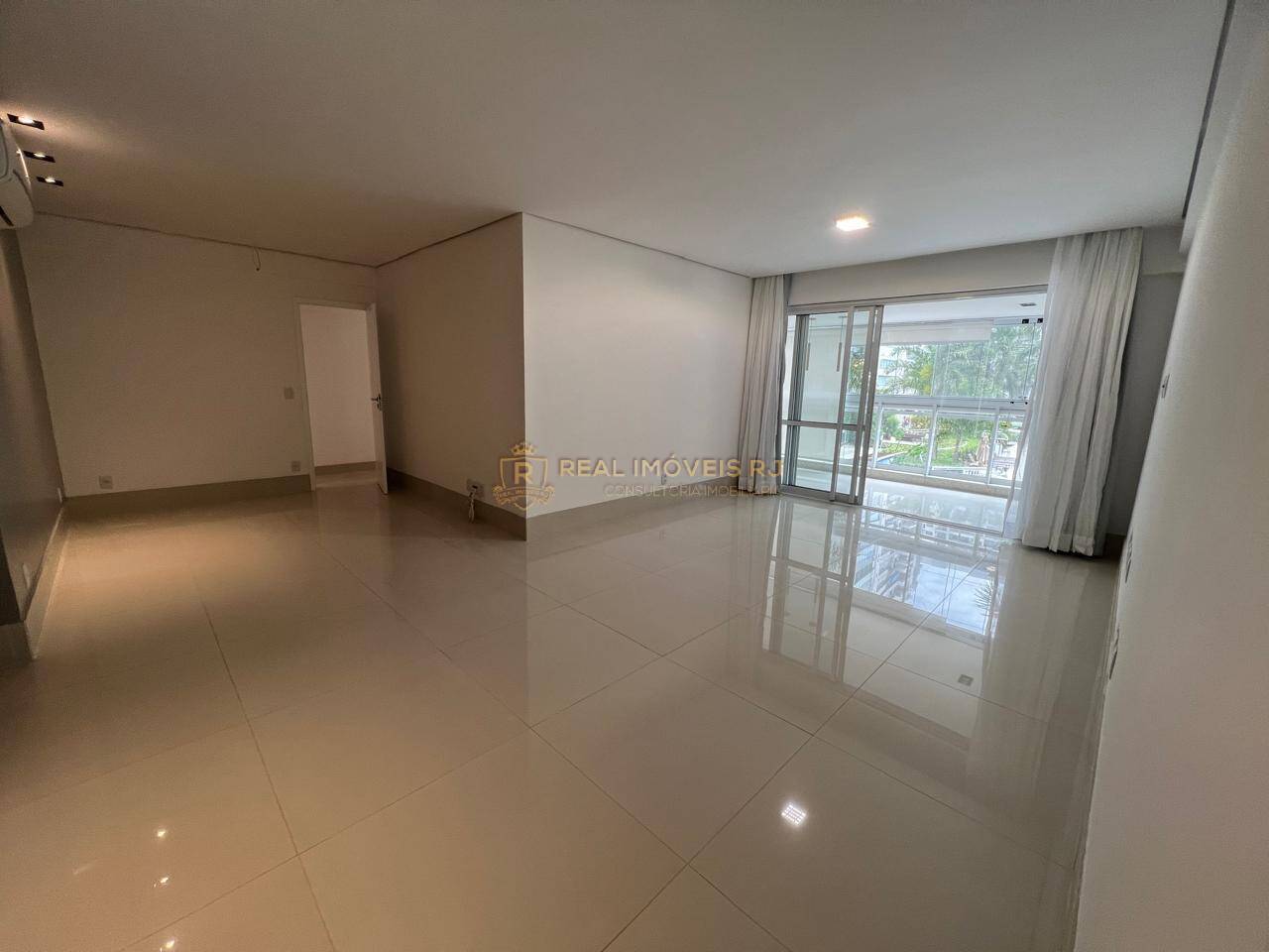 Apartamento à venda com 4 quartos, 153m² - Foto 2