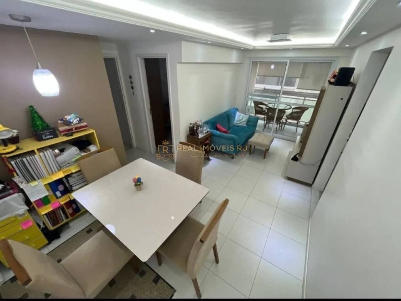 Apartamento à venda com 2 quartos, 62m² - Foto 1