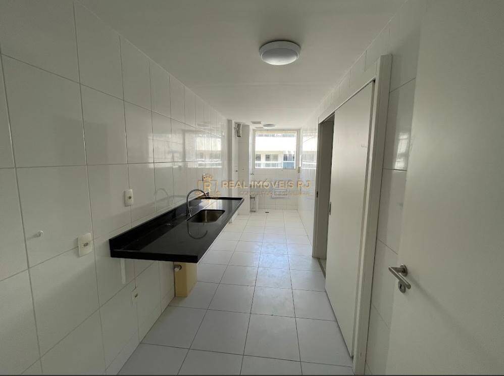 Apartamento à venda com 4 quartos, 247m² - Foto 4