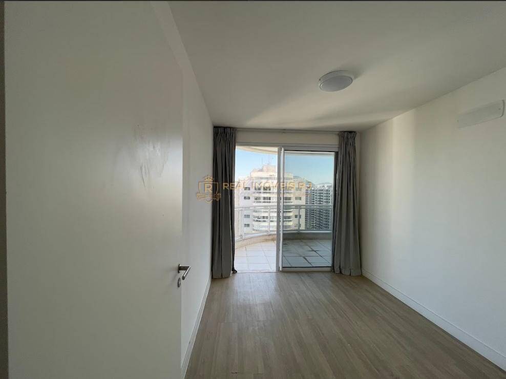 Apartamento à venda com 4 quartos, 247m² - Foto 7