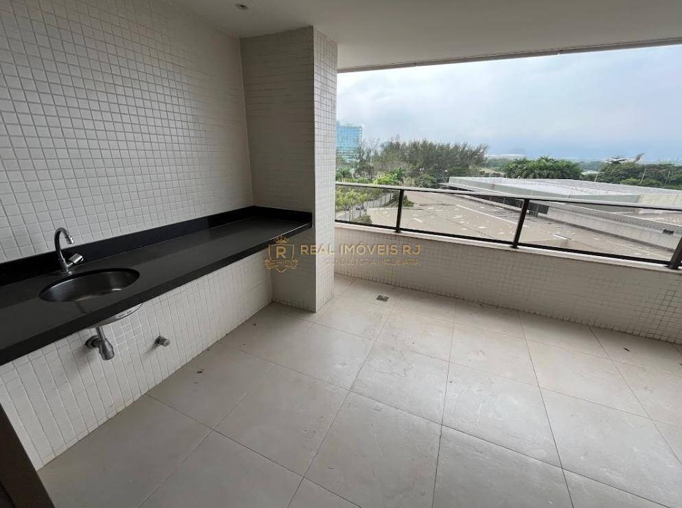 Apartamento à venda com 3 quartos, 131m² - Foto 2