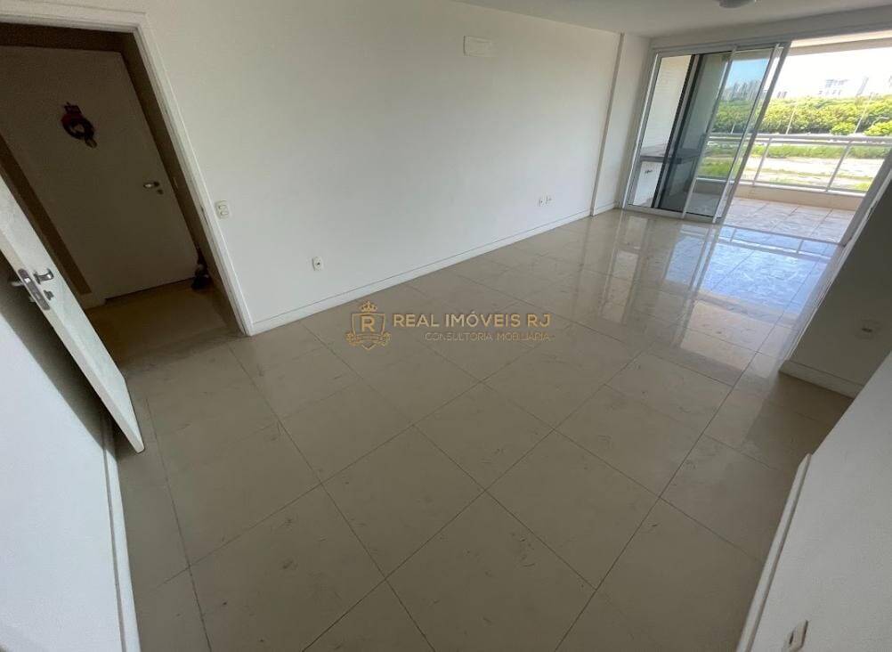 Apartamento à venda com 3 quartos, 110m² - Foto 2