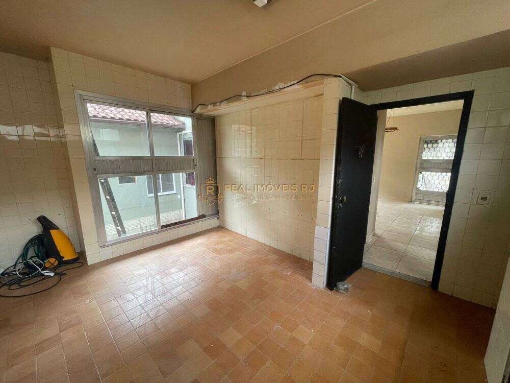 Casa à venda com 4 quartos, 468m² - Foto 9