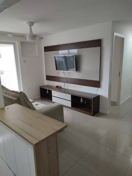 Apartamento à venda com 2 quartos, 64m² - Foto 3