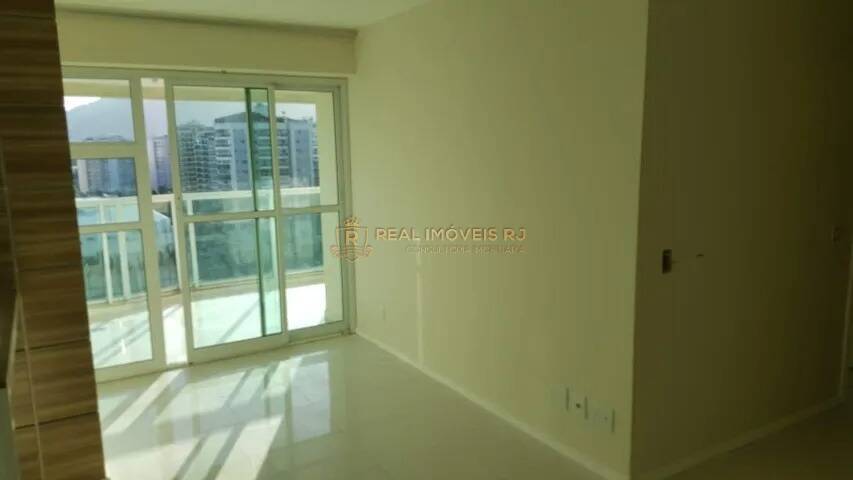 Apartamento à venda com 2 quartos, 68m² - Foto 3