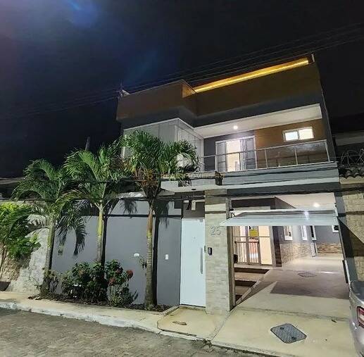 Casa para alugar com 5 quartos, 400m² - Foto 1