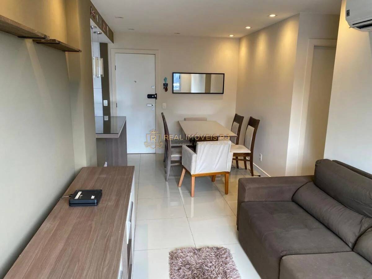 Apartamento à venda com 2 quartos, 69m² - Foto 2