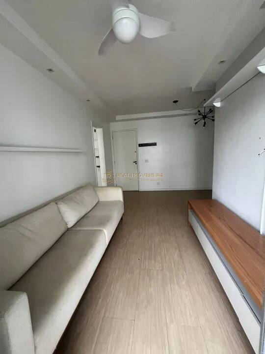 Apartamento à venda com 2 quartos, 64m² - Foto 4