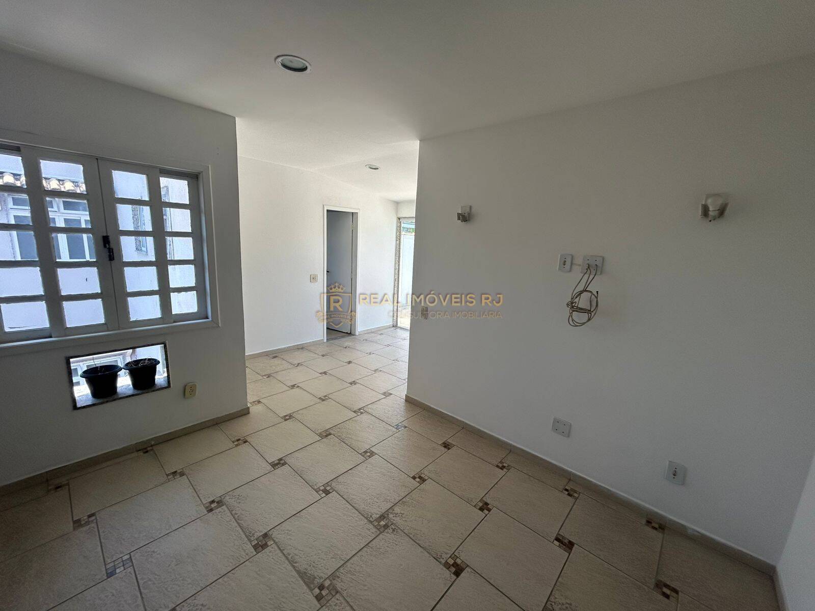 Casa à venda com 4 quartos, 180m² - Foto 11