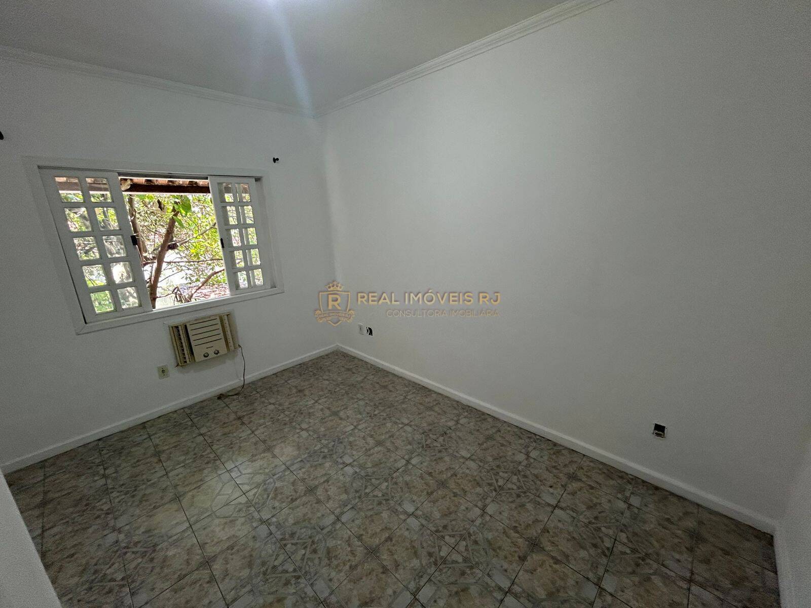 Casa à venda com 4 quartos, 180m² - Foto 21