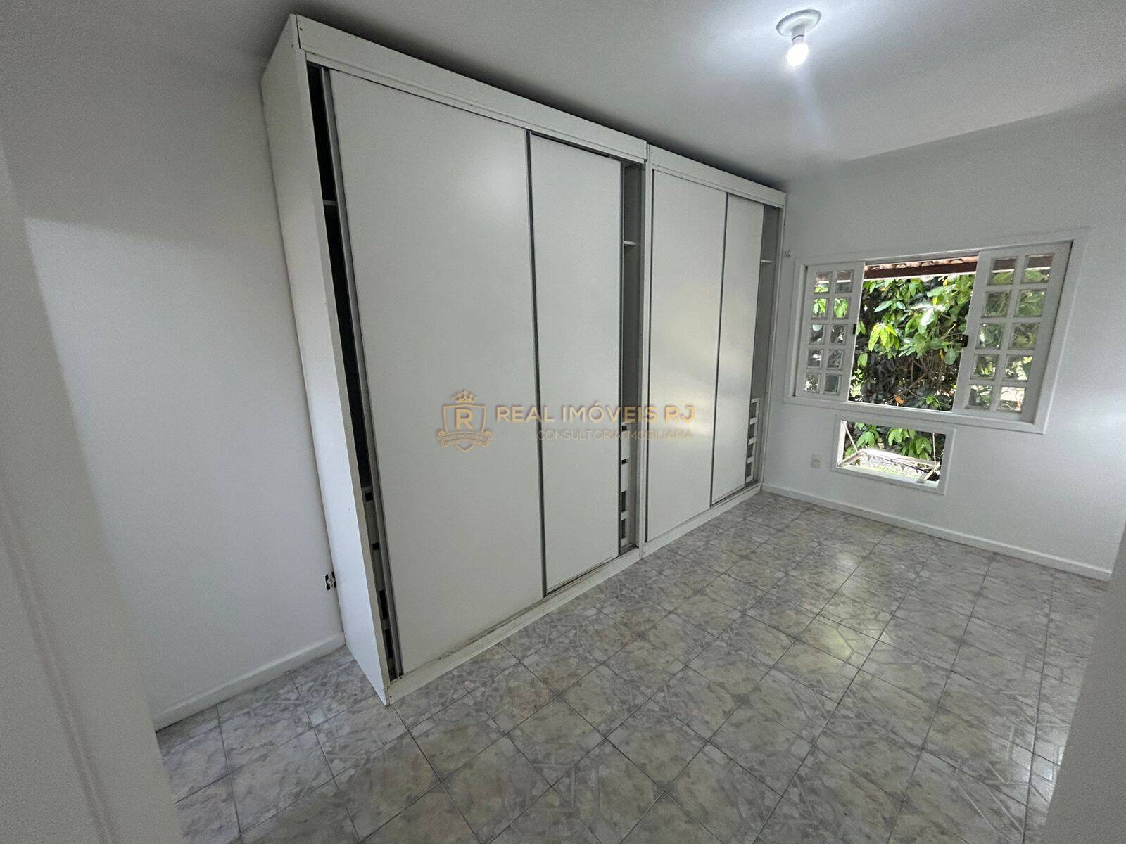 Casa à venda com 4 quartos, 180m² - Foto 23