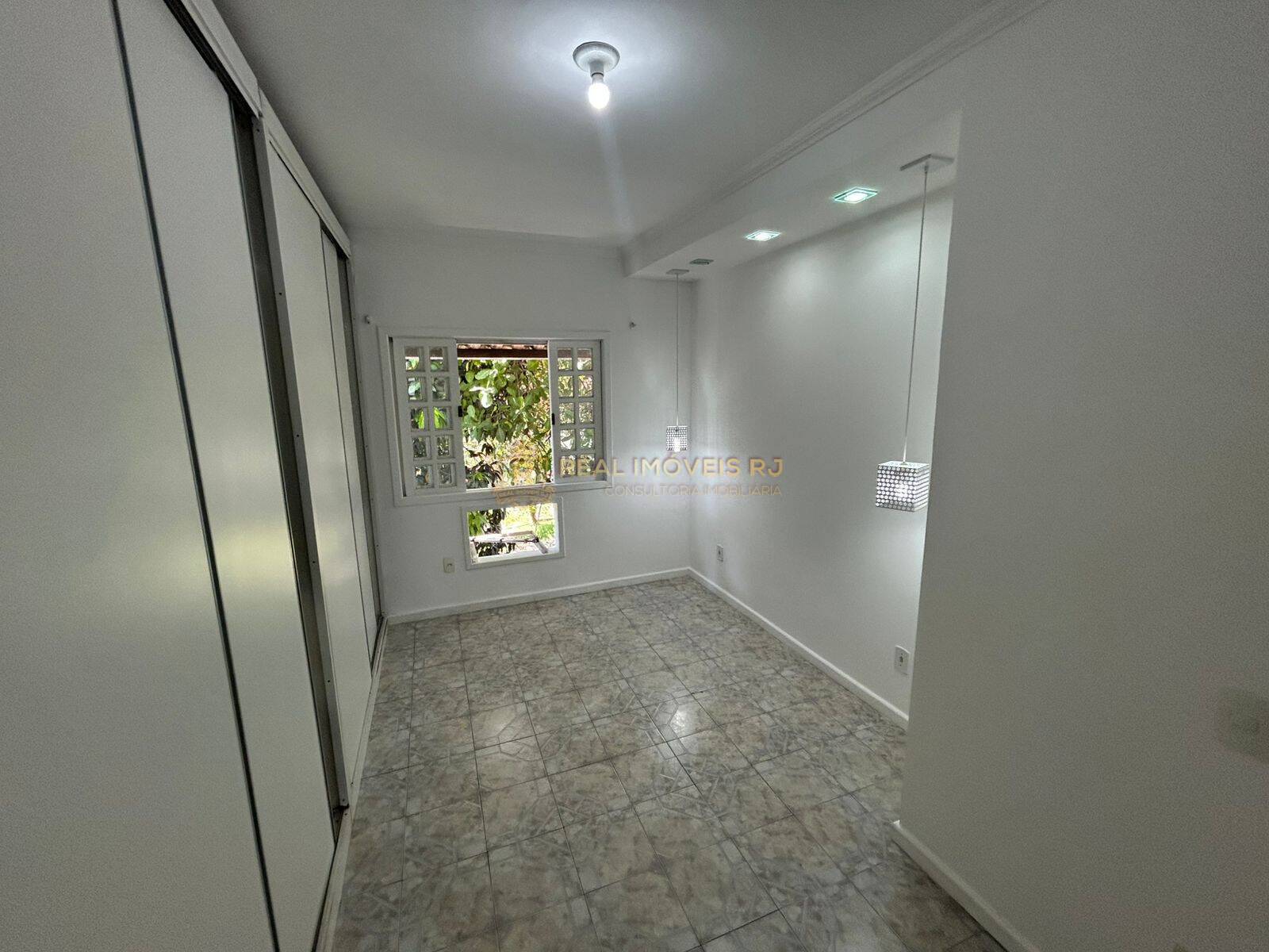 Casa para alugar com 4 quartos, 180m² - Foto 24