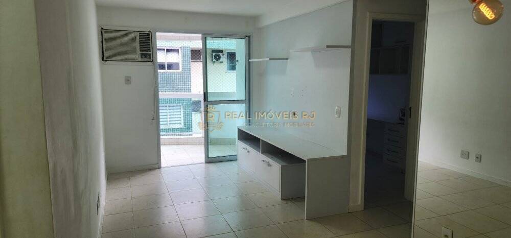 Apartamento à venda com 3 quartos, 74m² - Foto 2