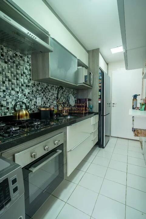 Apartamento à venda com 2 quartos, 75m² - Foto 3