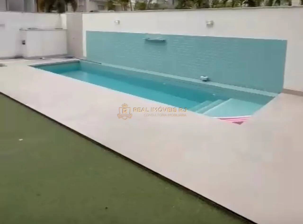 Casa para alugar com 5 quartos, 390m² - Foto 2